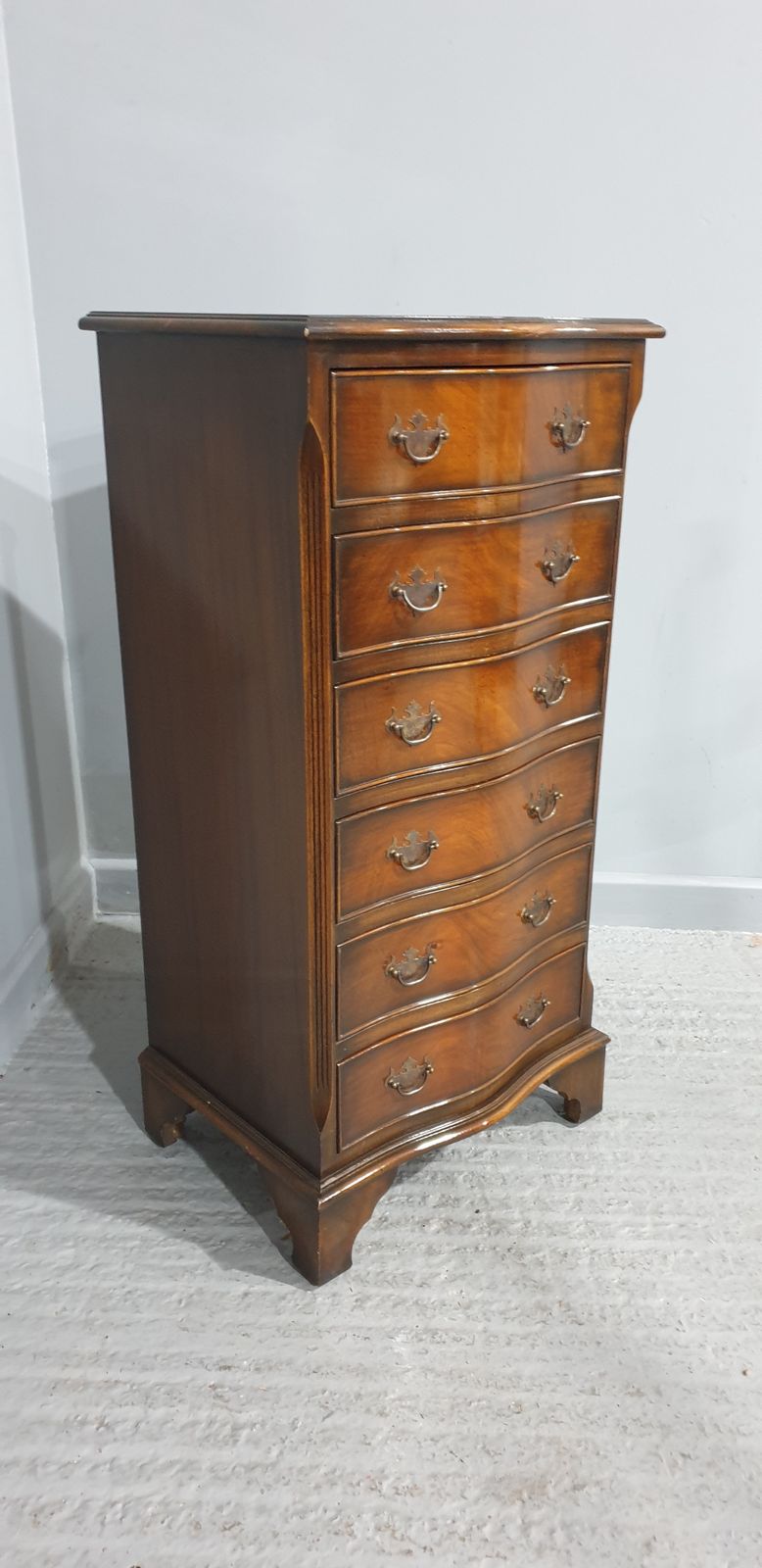 Mahogany Chest Of Small Proportions photo vinterior