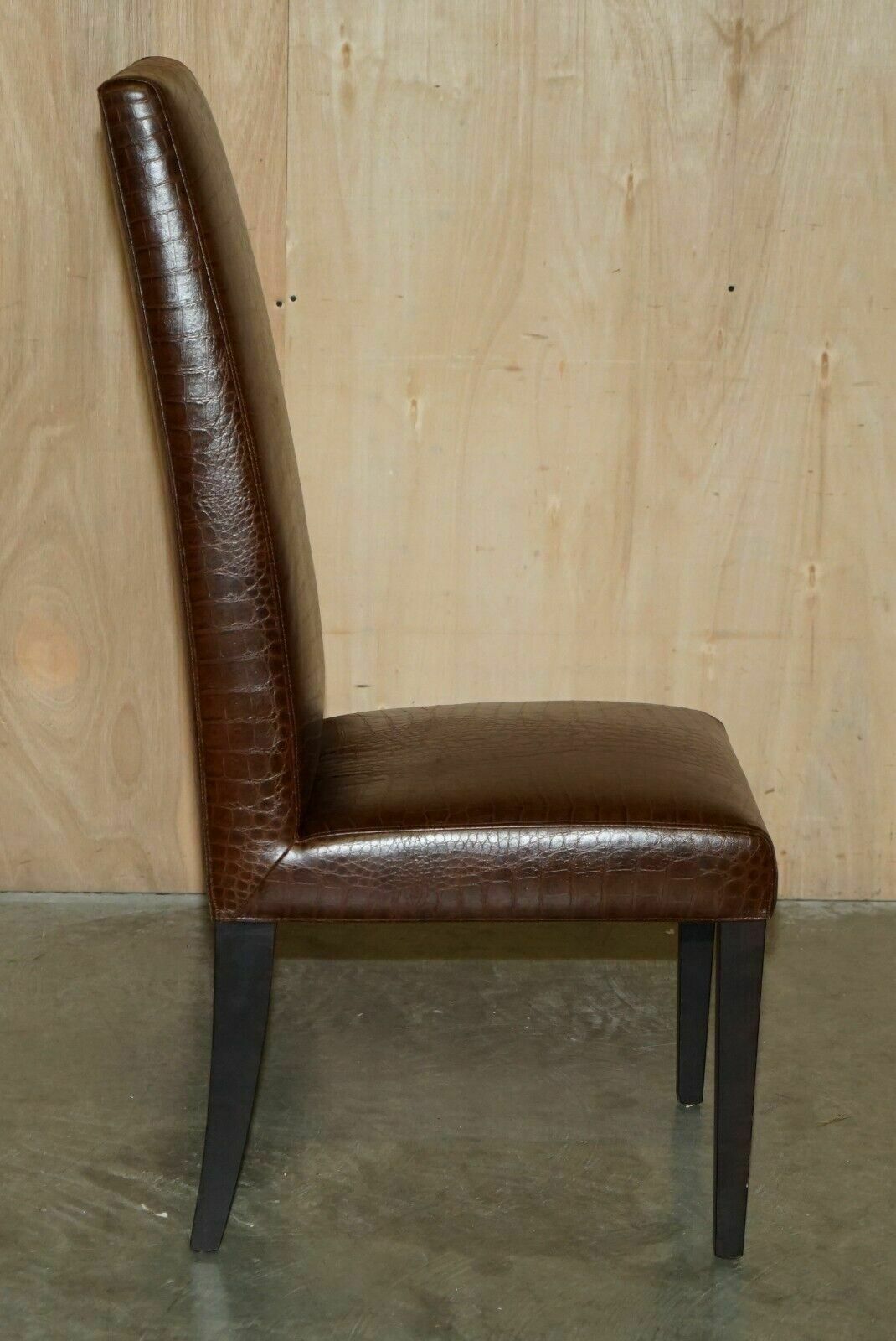 photo vintage Pair Of Fendi Alligator Crocodile Patina Brown Leather Occasional Chairs