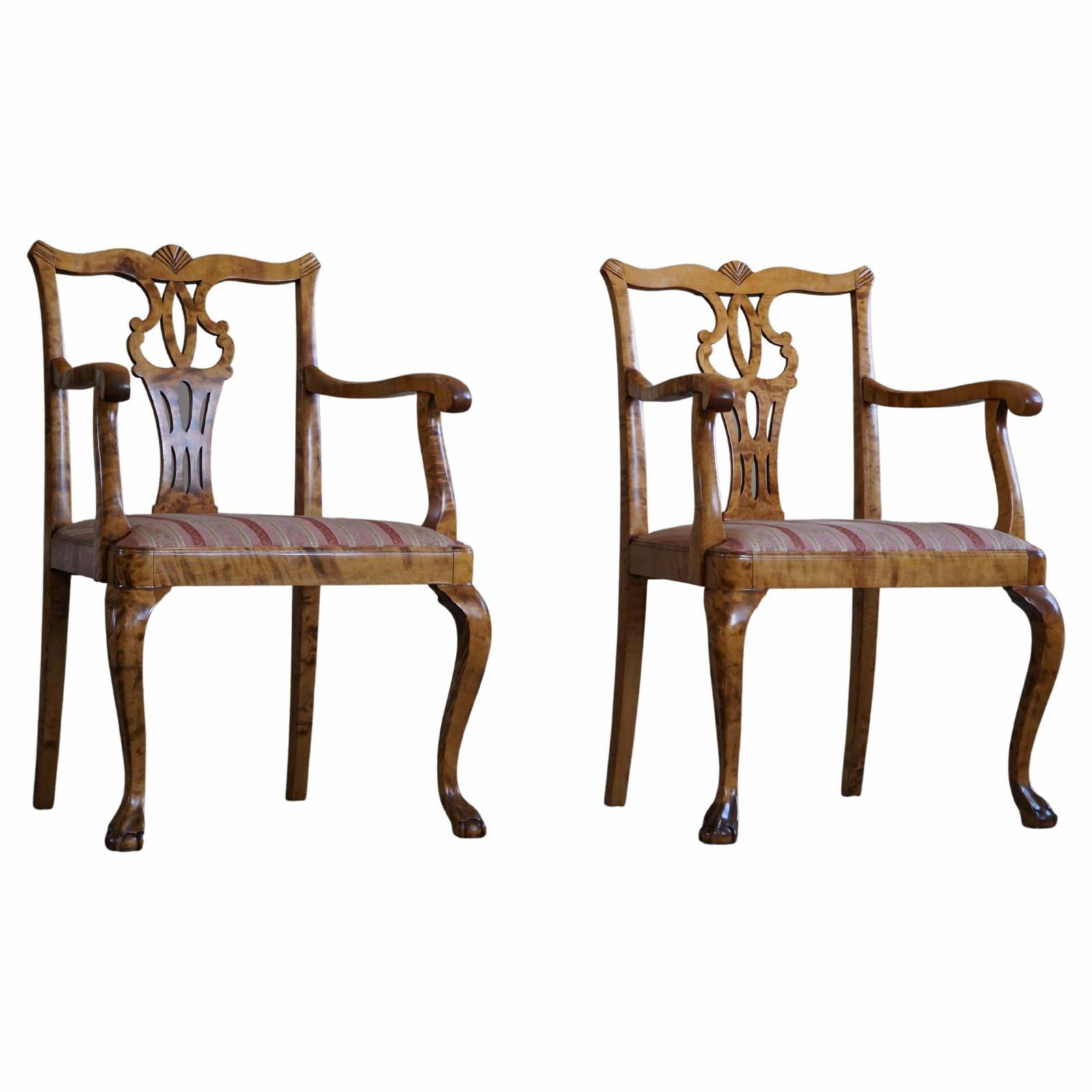 A Pair Of English Chippendale Style Armchairs In Birch, 20th Century, England