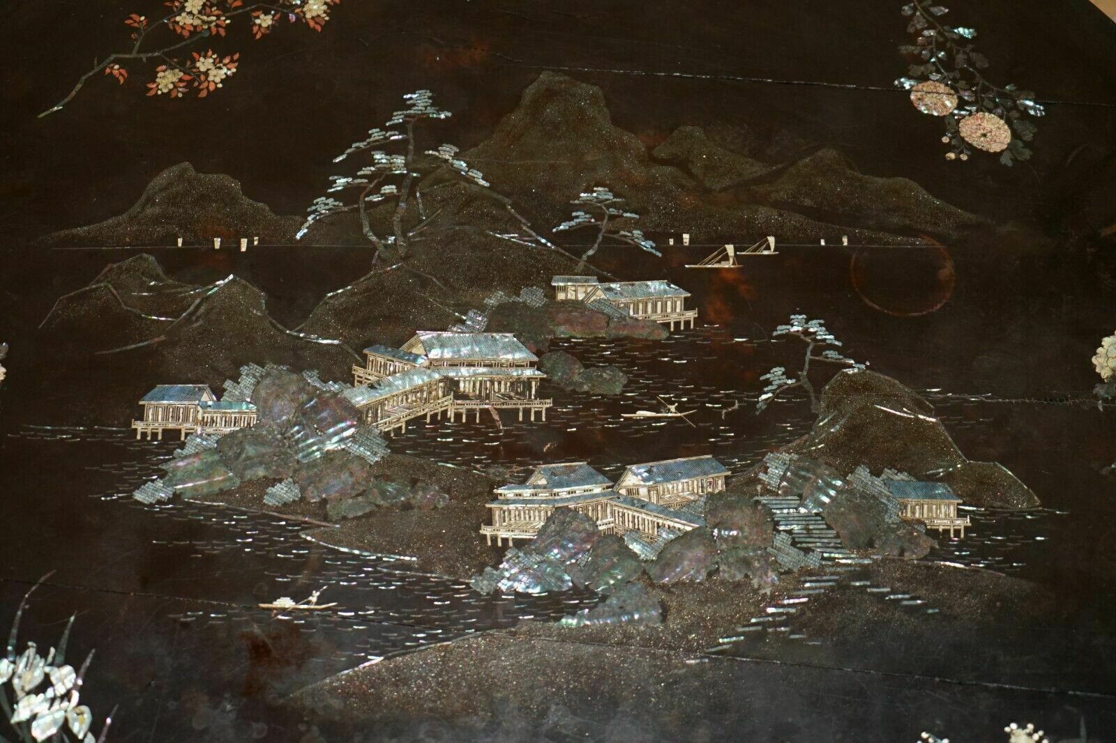 photo furniture Fine Antique Circa 1820 Chinese Chinoiserie Mother Of Pearl Centre Dining Table