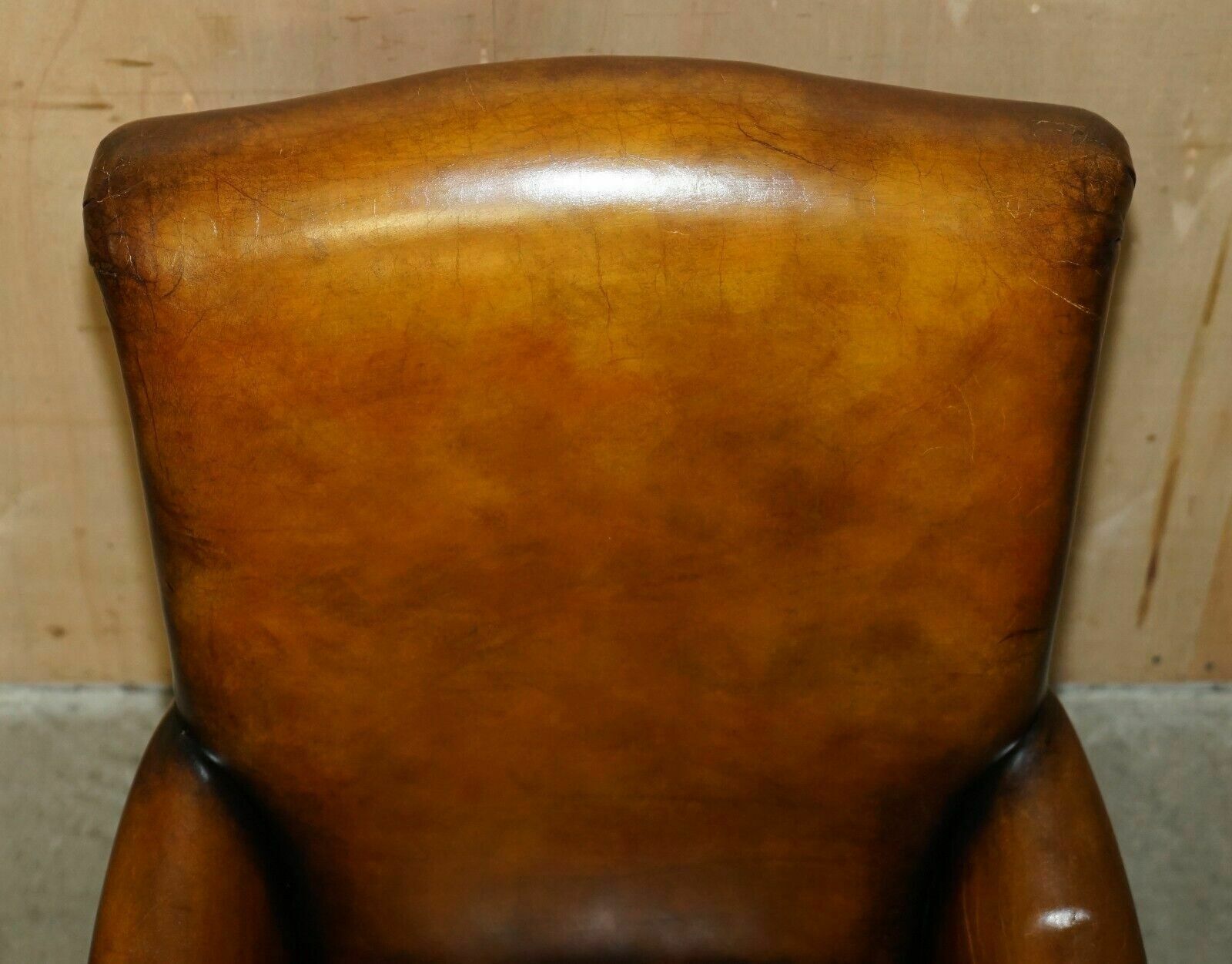 photo vinterior Pair Of Antique Heavily Carved Hand Dyed Brown Leather Restored Throne Armchairs
