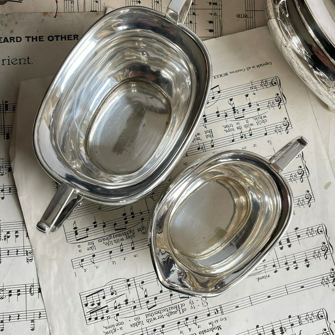 Tea Set 3 Piece Silver Plated   Martin Hall & Co Teapot   Sugar Bowl   Milk Jug   Downton Abbey   Shabby Chic photo vinterior