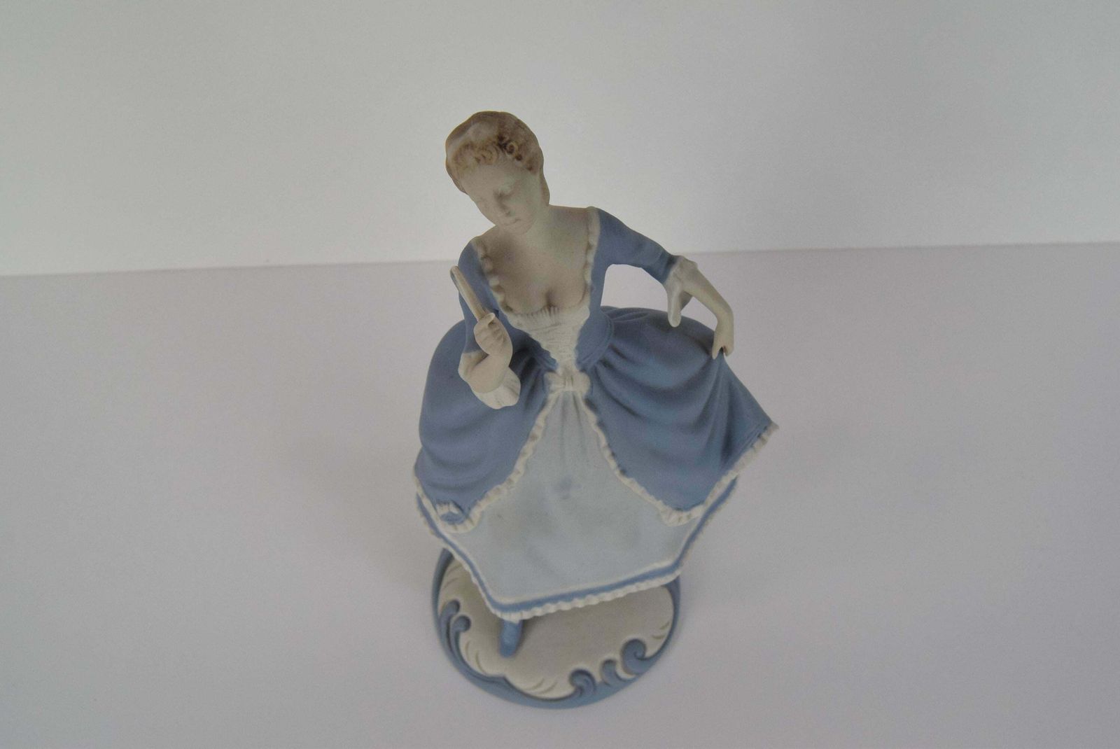 429.0 Porcelain Figurine Design Strobach, For Royal Dux, 1970's. photo