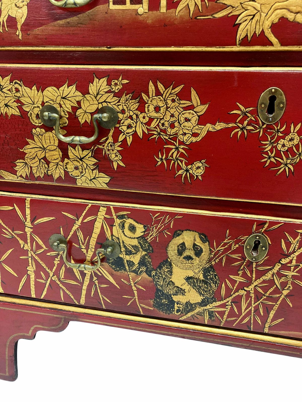 A George III Scarlet Gilt Japanned Desk photo 6490.0