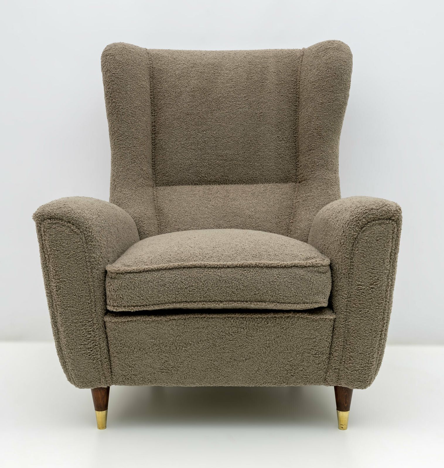 Gio Ponti Style Mid Century Modern Bouclè Poltrona Con Schienale Alto Di Isa Bergamo, 50 photo for sale