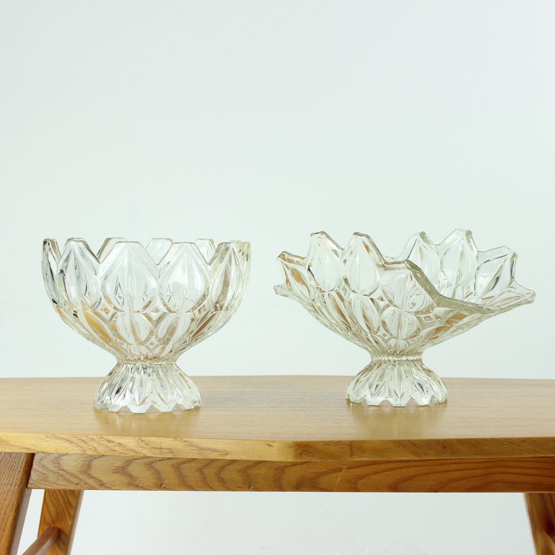 Large Pressed Glass Bowl, Tulip Collection Hermanowa Hut, 1957 photo Home Decor