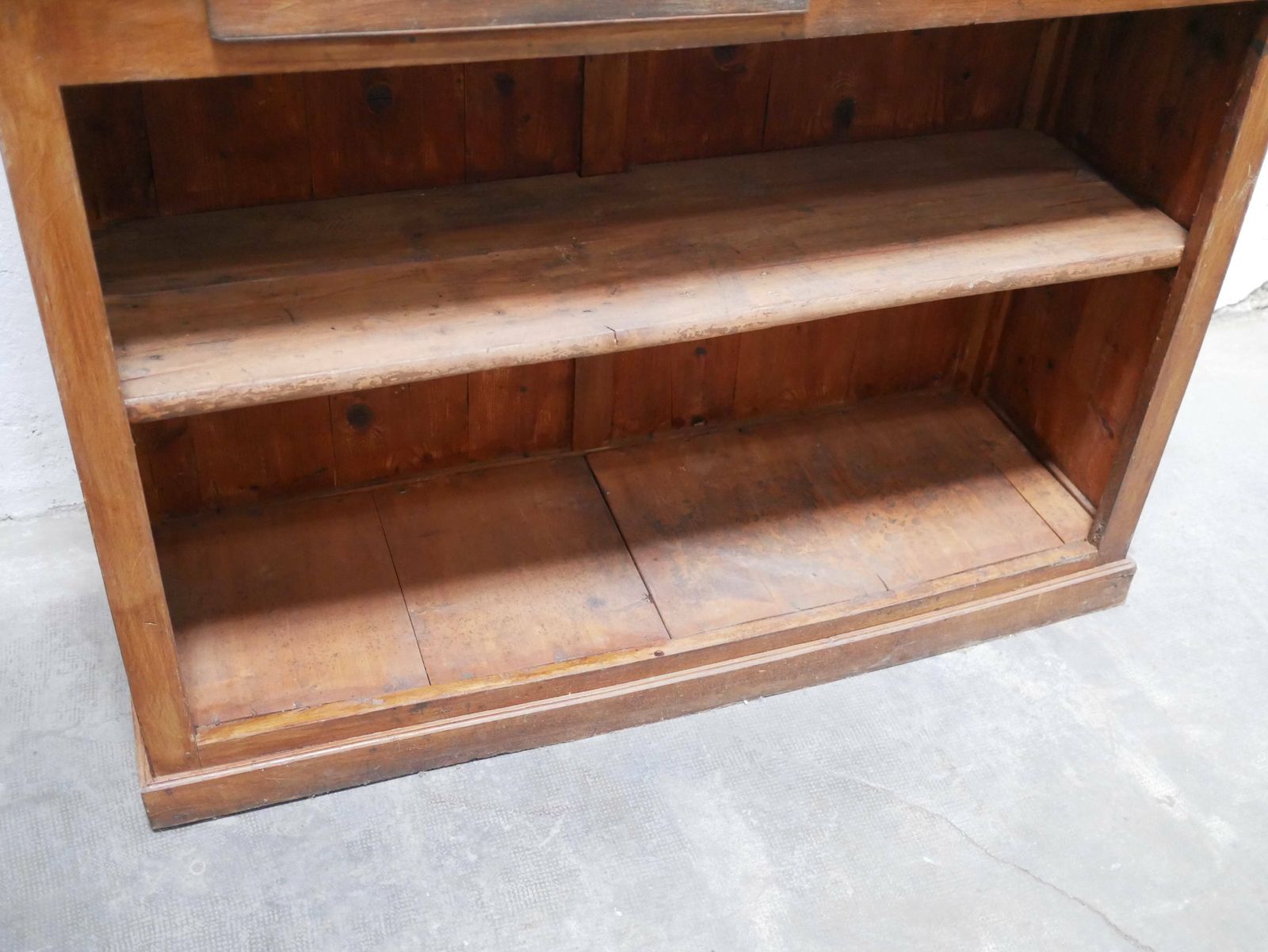 photo buy Antique Wooden Counter Trade Furniture