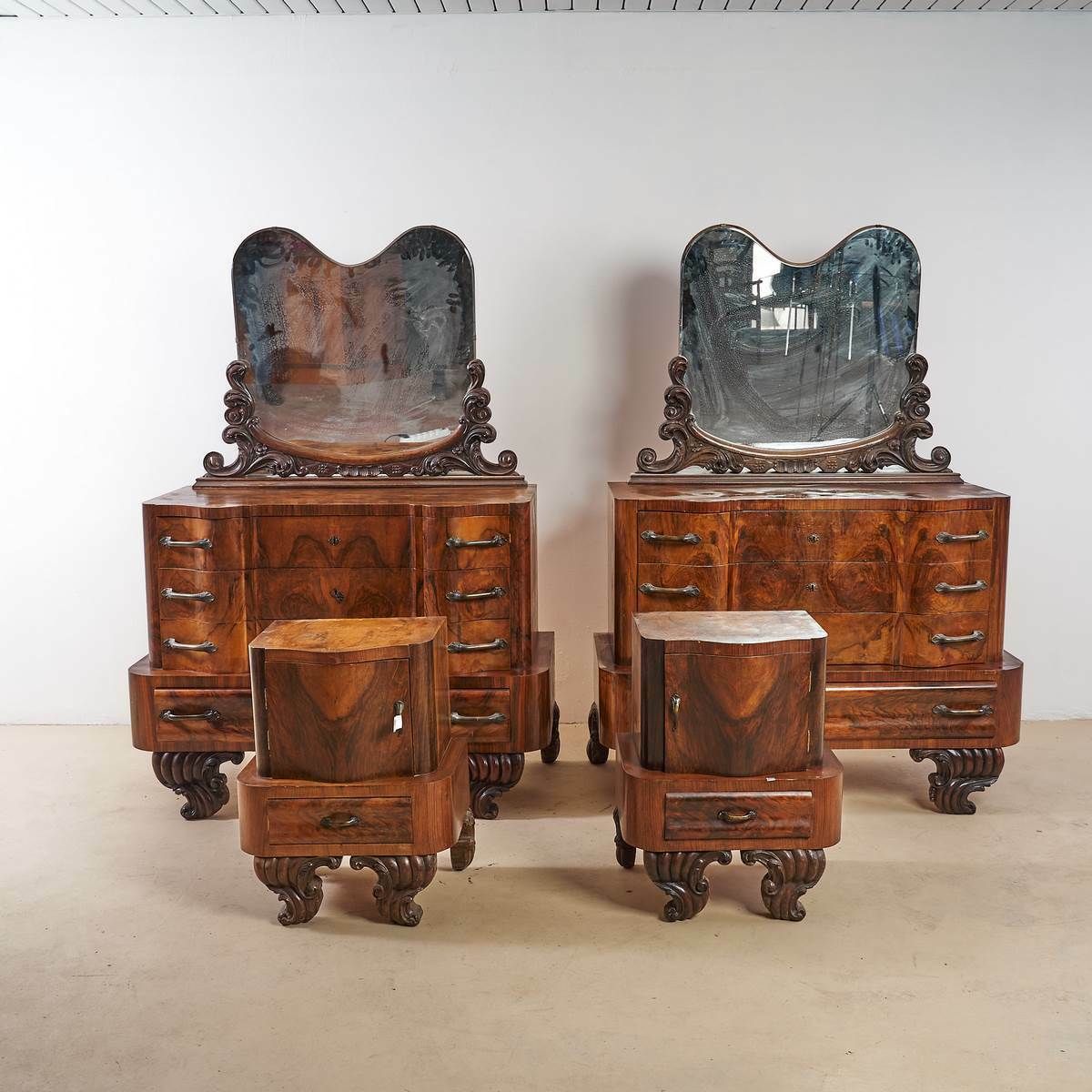 Pair Of Decò Dressers And Bedside Tables