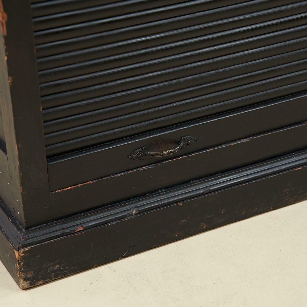 Rolluikkast Uit De Jaren 70–80, Zwart photo furniture