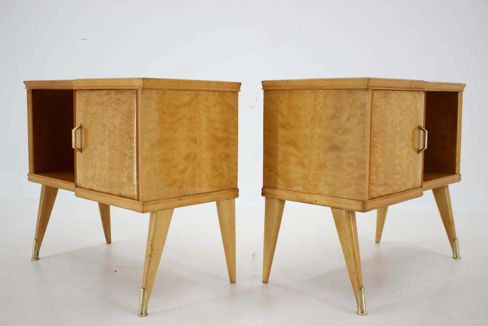 photo furniture 1960s Pair Of Italian Bedside Tables In High Gloss Finish