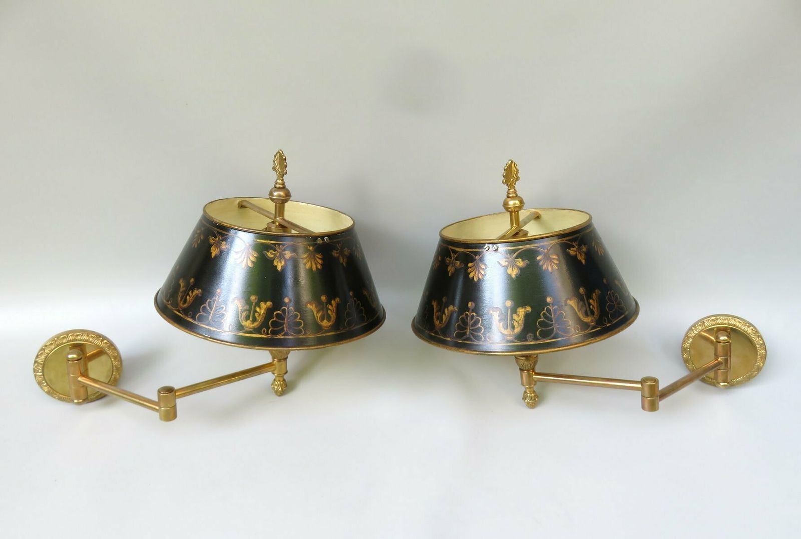 Extraordinary Wall Lights Bouillotte In Bronze Gilded, France, 1970s, Set Of 2 photo for sale