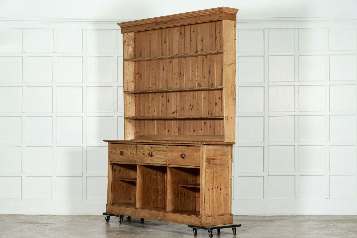 Large 19thc English Pine Dresser photo Furniture