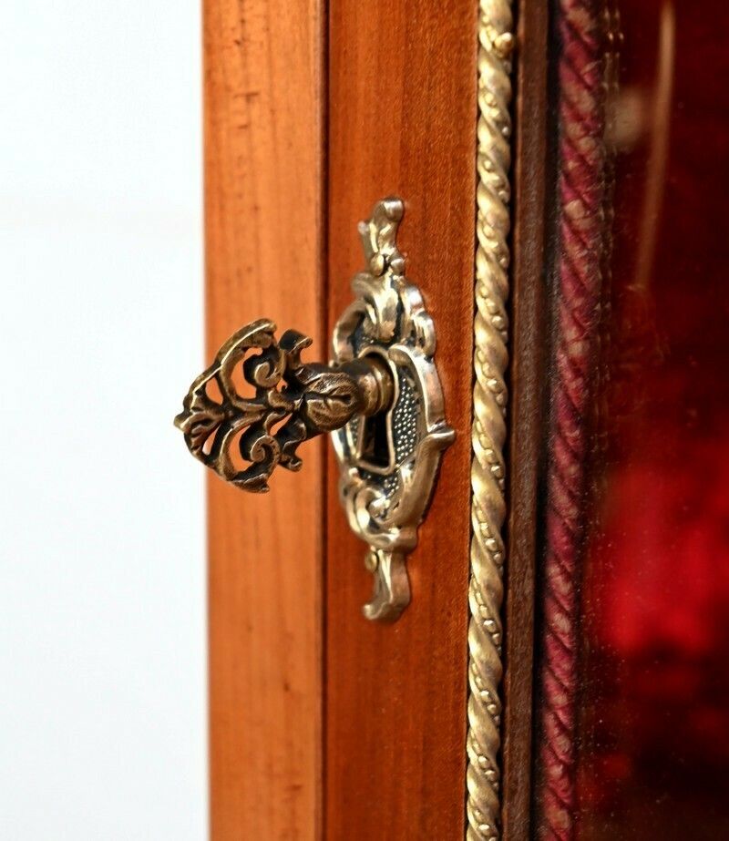 photo vinterior Small Showcase In Light Cherry, Louis XV/Louis XVI Transition – Early 20th Century