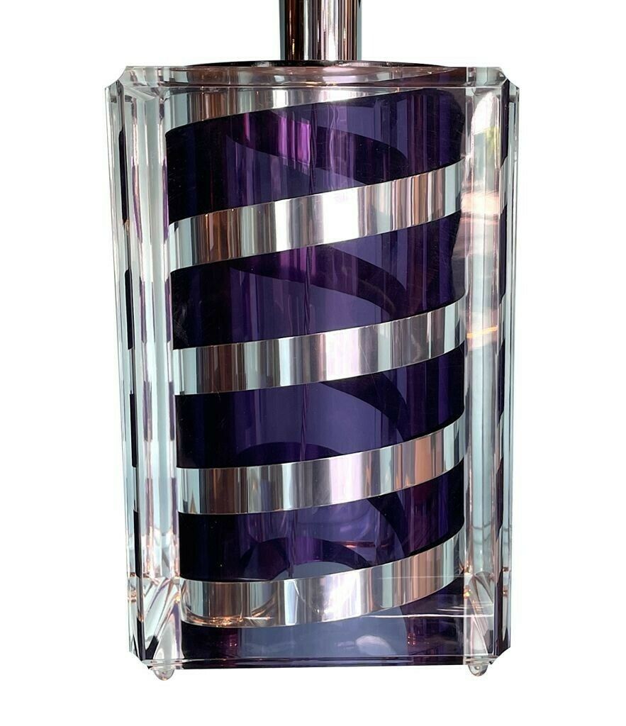 photo vintage A Large Italian 1970s Romeo Rega Lucite And Chrome Lamp In Purple And Chrome