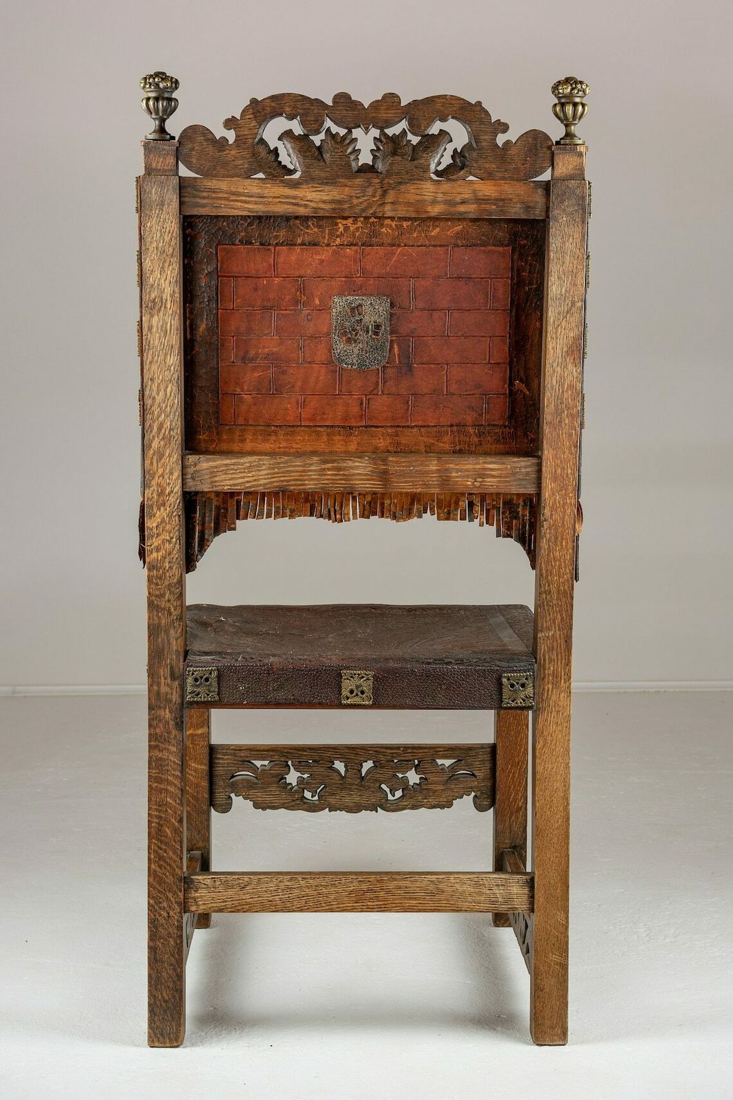 Carved Walnut And Leather Spanish Throne Chair 19th Century photo 225.0