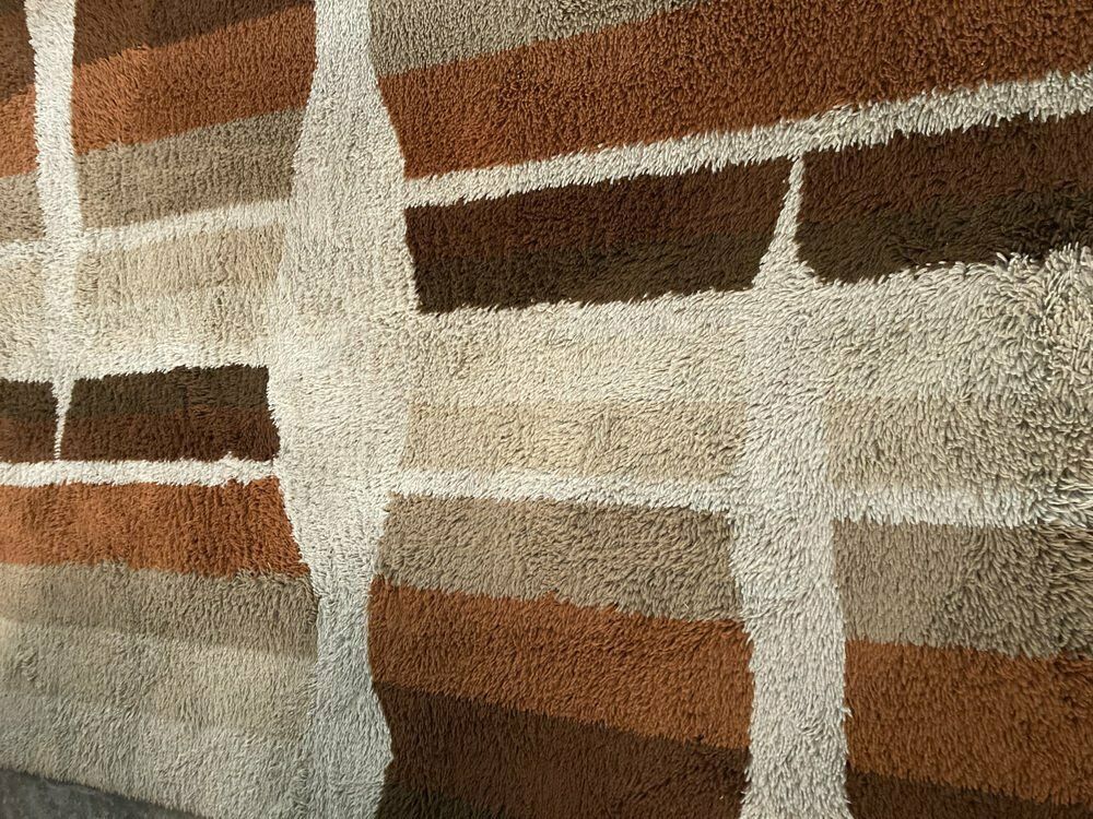 Large Rug In Pure Wool Attributed To Desso, 1970s photo Textiles