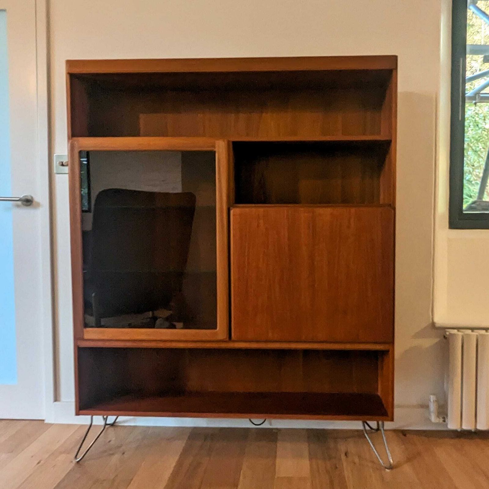 Beautiful, Vintage McIntosh Mid Century Teak Glass Display Drink Cabinet Hairpin Legs, 1970 photo vinterior