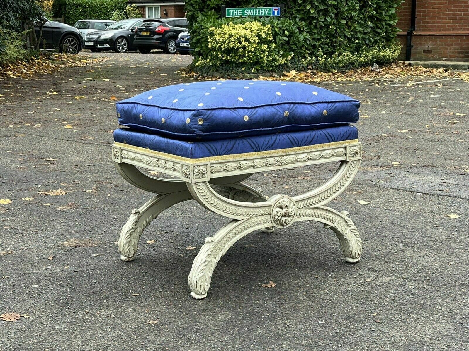 Country Home Stool / Seat, Carved Frame, Lift Of Cushion photo 585.0