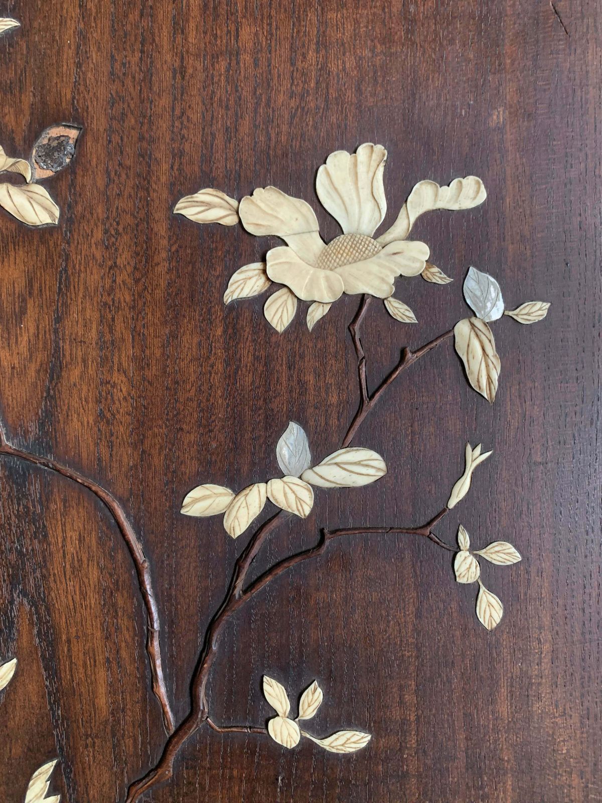 photo vinterior Antique Japanese Shibayama Woodenware Relief, Made With Bone & Mother Of Pearl