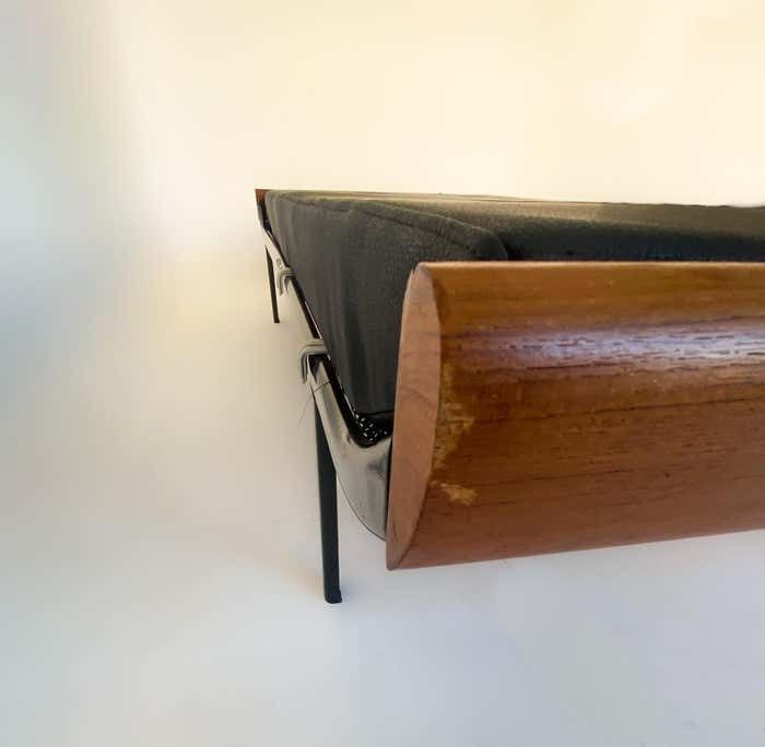 photo vinterior Mid Century Modern Black Cleopatra Daybed By Dick Cordemeijer For Auping