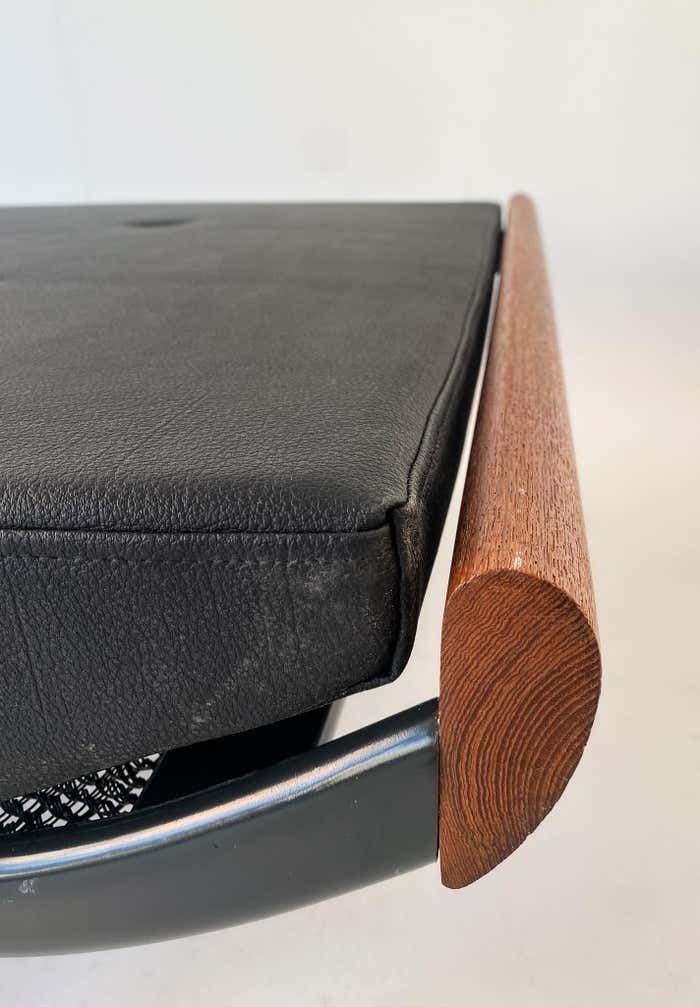 photo vintage Mid Century Modern Black Cleopatra Daybed By Dick Cordemeijer For Auping