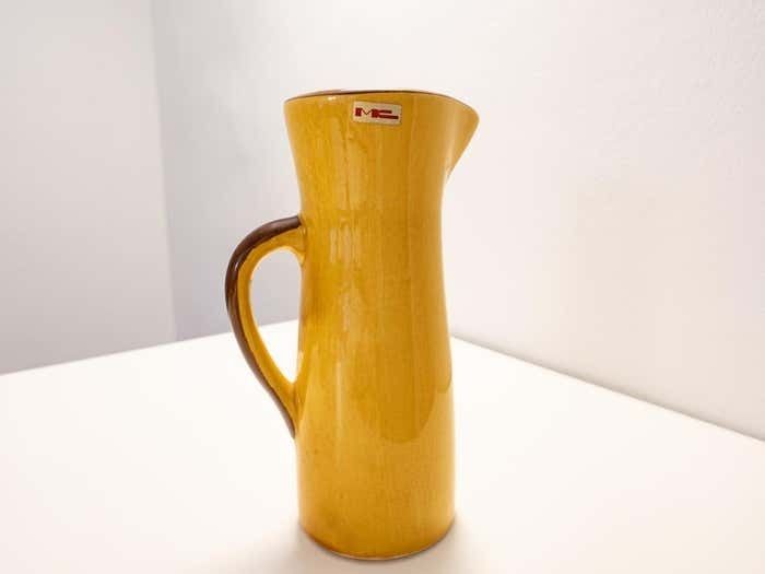 Mid Century Yellow Carafe Set With 5 Cups In Glazed Ceramic, France 1970s photo vintage