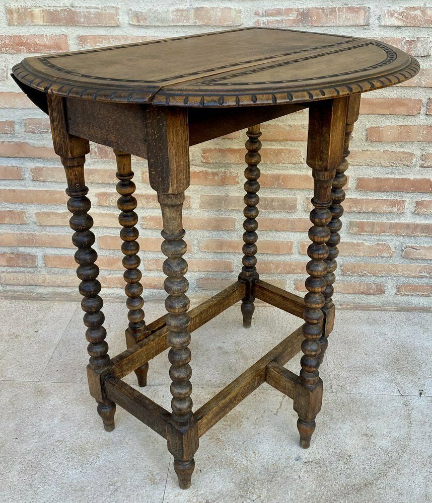 photo vinterior Round Folding Center Oak Table With Carved Top And Solomonic Legs, 1940s