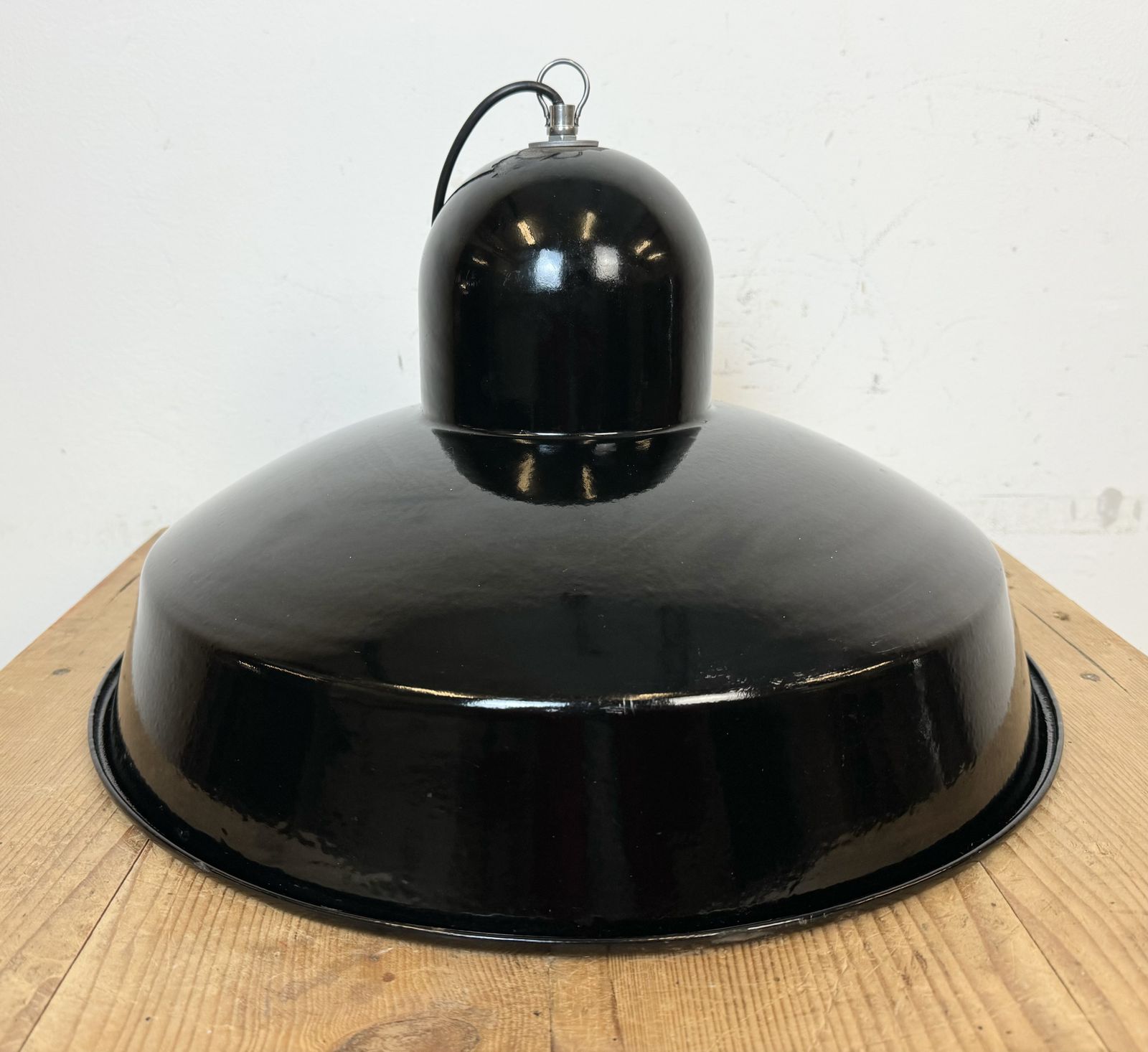 photo vinterior Industrial Black Enamel Factory Pendant Lamp, 1960s, 2x