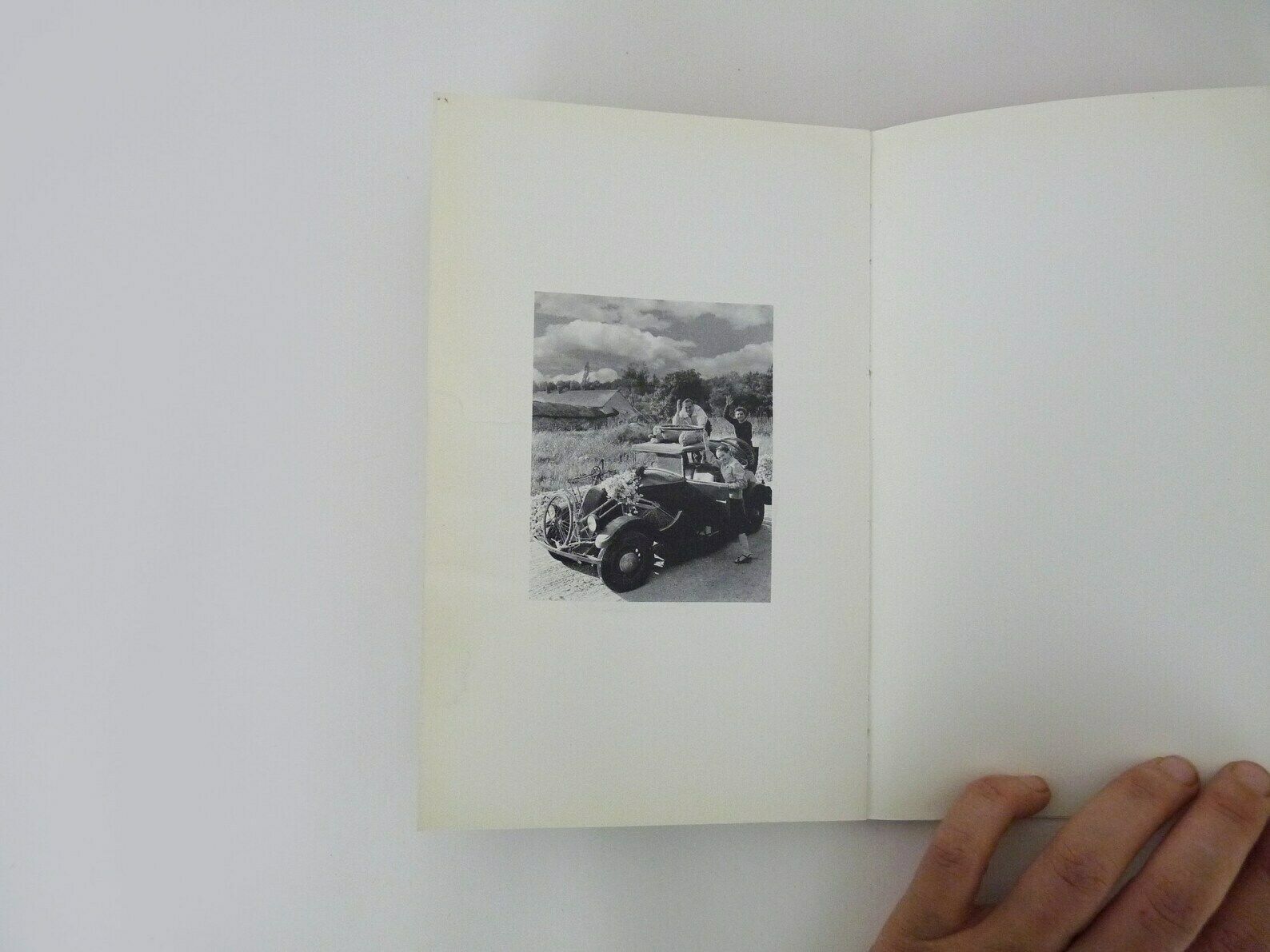 photo furniture Rare Book / Rare Book Robert Doisneau & Hazan, Renault   Original 1988