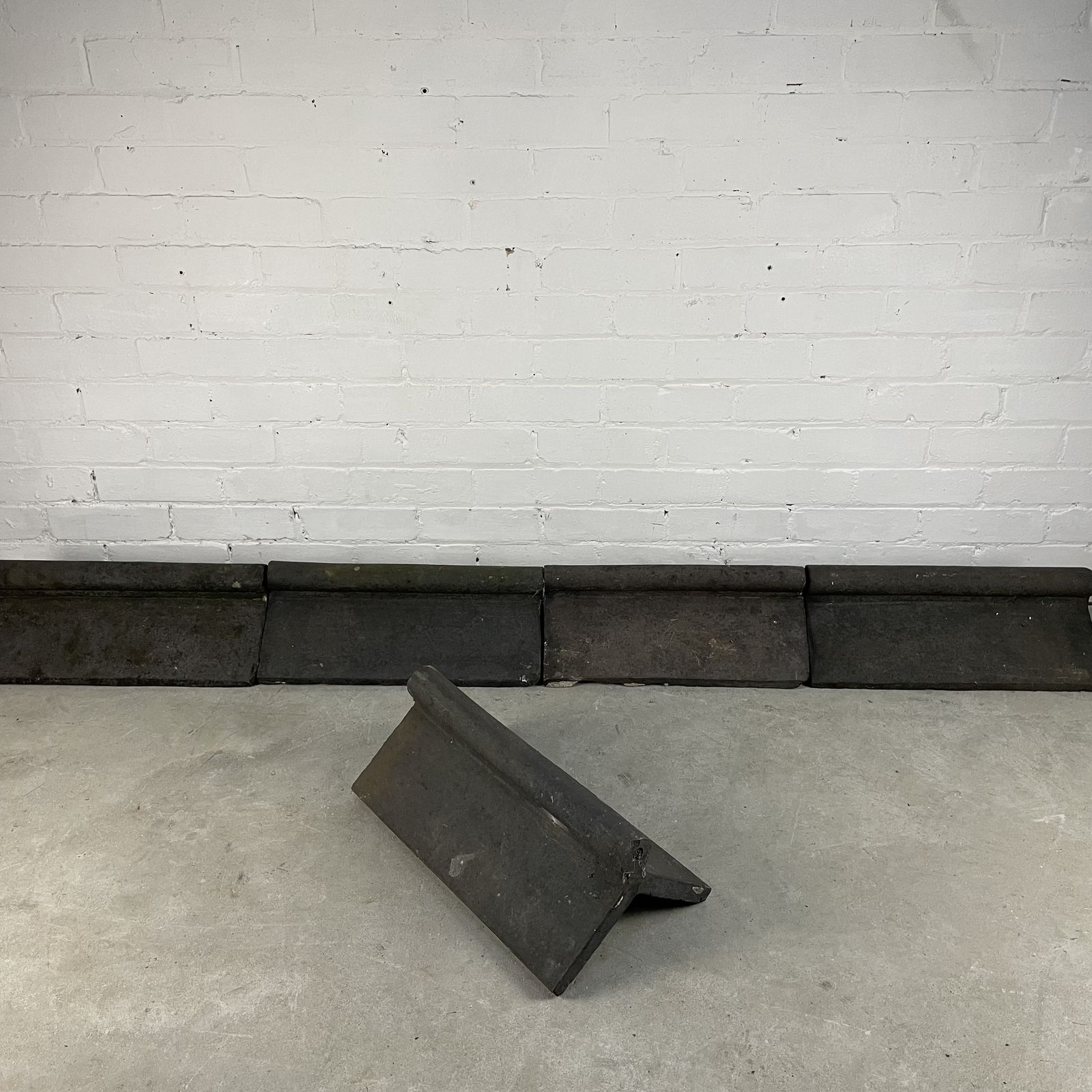 Set Of 5 Reclaimed Staffordshire Blue 105 Degree Roll Top Ridge Tiles photo 250.0