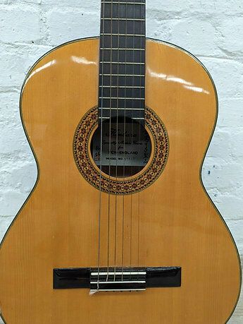 Korean Kimbara Accoustic Guitarmodel 170/N photo furniture