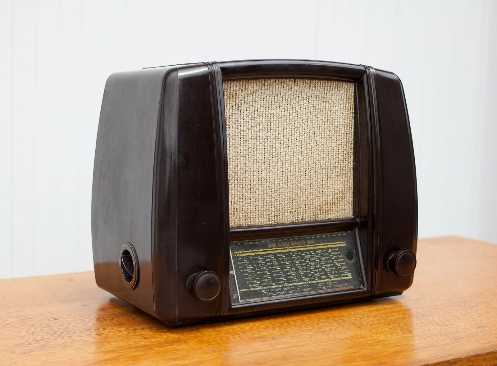 Radio Tsf Bakelite, Unic Radio, Old Radio, Lamp Radio, Retro, Interior Decoration, 40/50's photo Home Decor