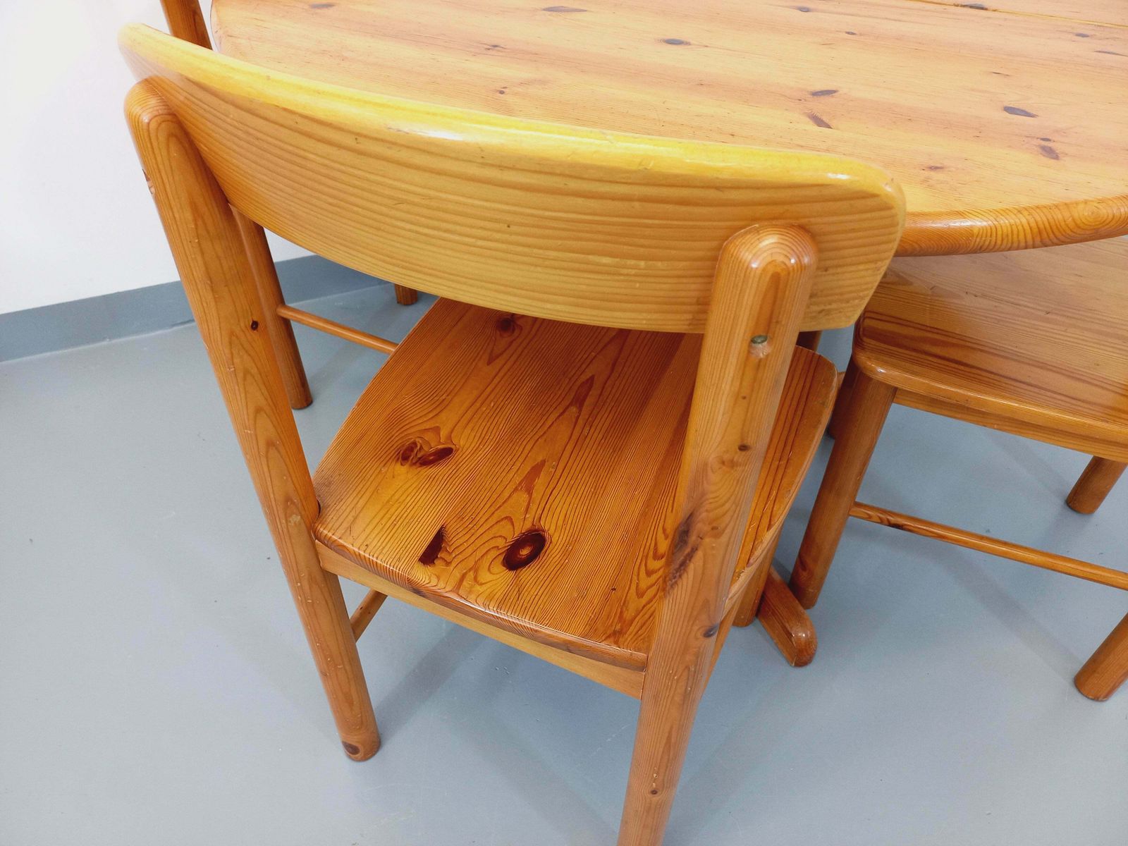 Round Table And 4 Pine Chairs, 1960s photo vintage