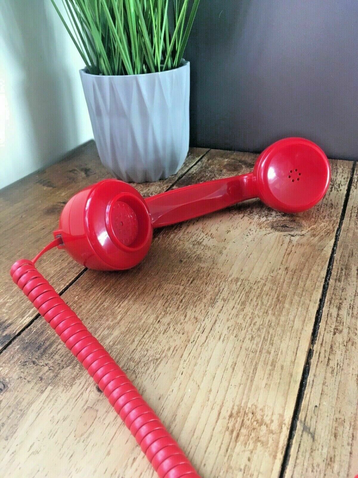 Retro Goodmans Redial Red Desk Phone Dial Landline Corded 746 Series Telephone photo Home Decor