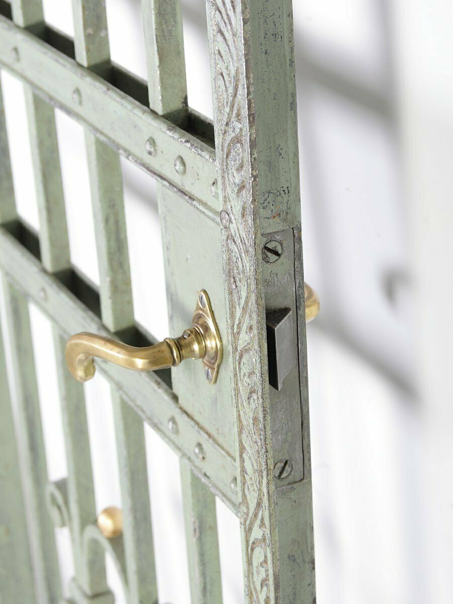 photo vintage Set Of 2 Antique Green Interior Iron Wrought Double Doors, Bohemia, 1880s
