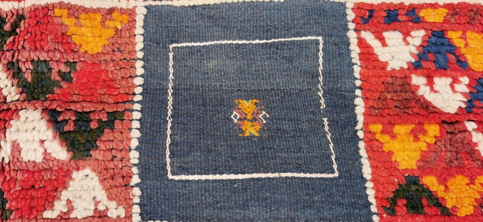 R581  Colourful Tribal Handmade Moroccan Rug. Medium Berber Carpet photo buy