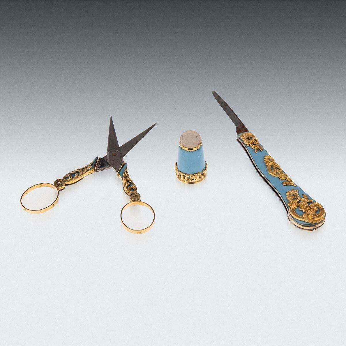 19th Century French Gold Mounted & Mother Of Pearl Etui Set, C.1870 photo vintage