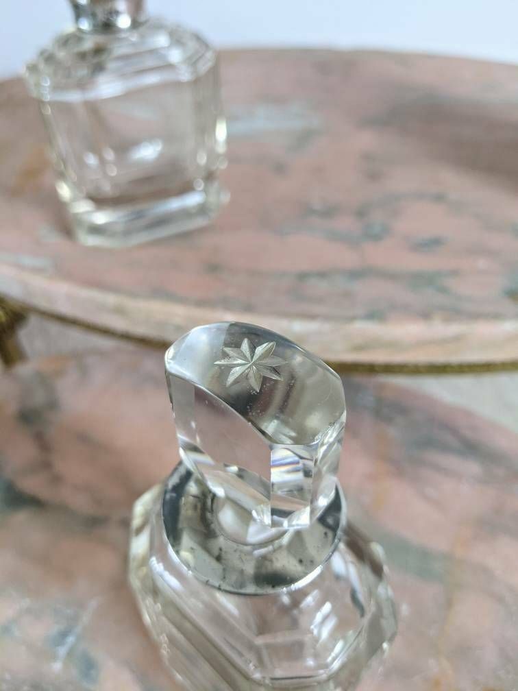 A Pair Of Exquisite Art Deco Antique Cut Glass Scent Bottles With Solid Silver Mounts, Hallmarked London 1932/33 photo 195.0