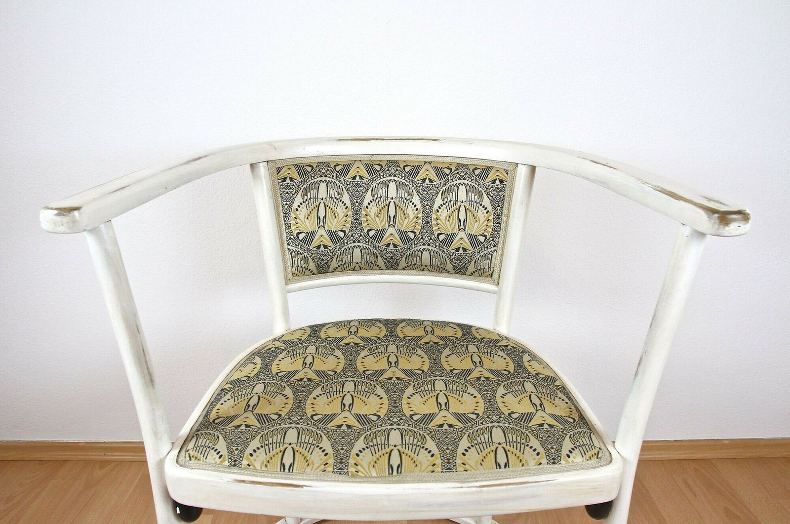 White Art Nouveau Armchair By Marcel Kammerer, Early 20th Century, At Ca. 1908 photo 2380.0