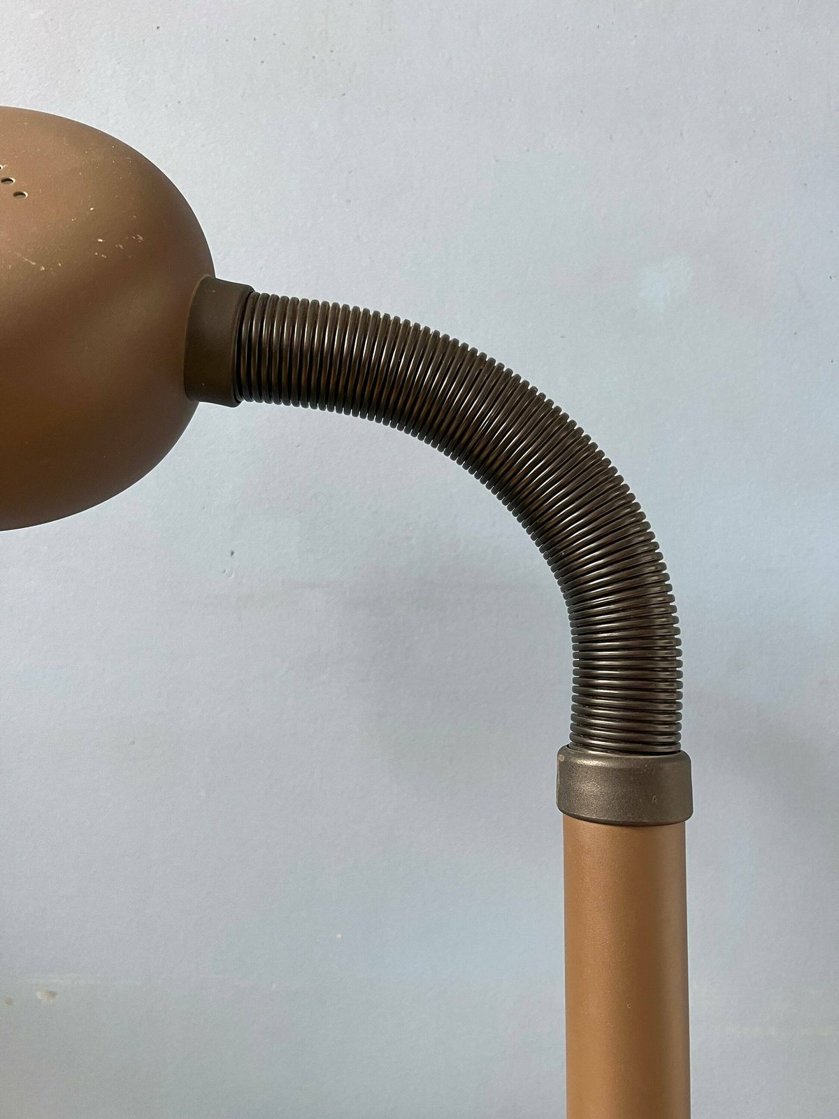 Bruine Space Age Bureaulamp Met Verstelbare Arm photo vintage