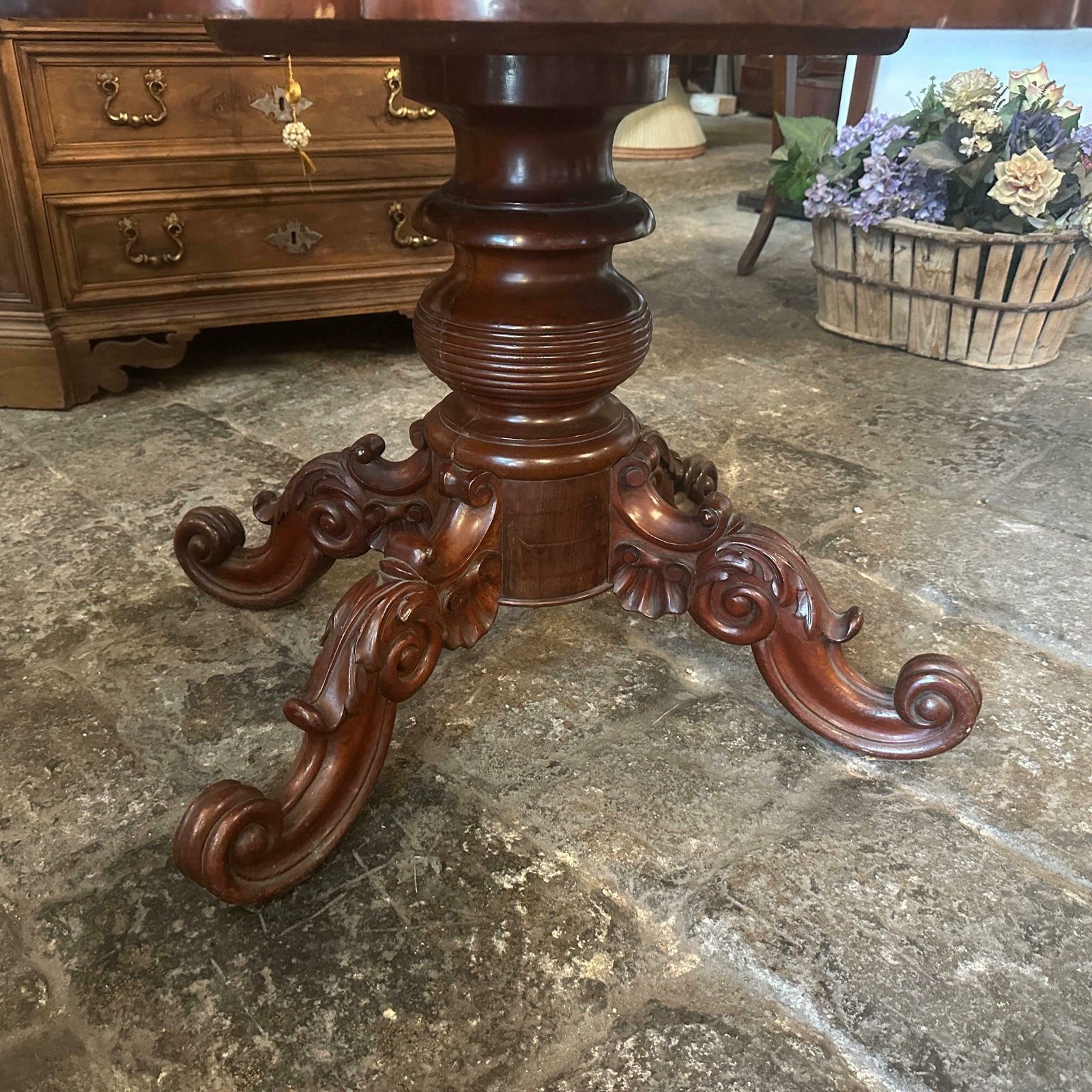1880s Louis Philippe Mahogany Feather Turtle Shell Shaped Sicilian Side Table photo Furniture