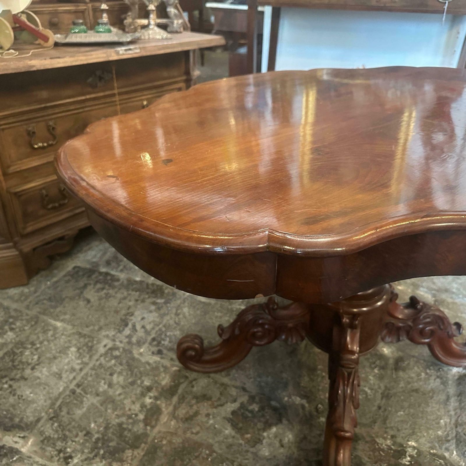 1880s Louis Philippe Mahogany Feather Turtle Shell Shaped Sicilian Side Table photo 3024.0
