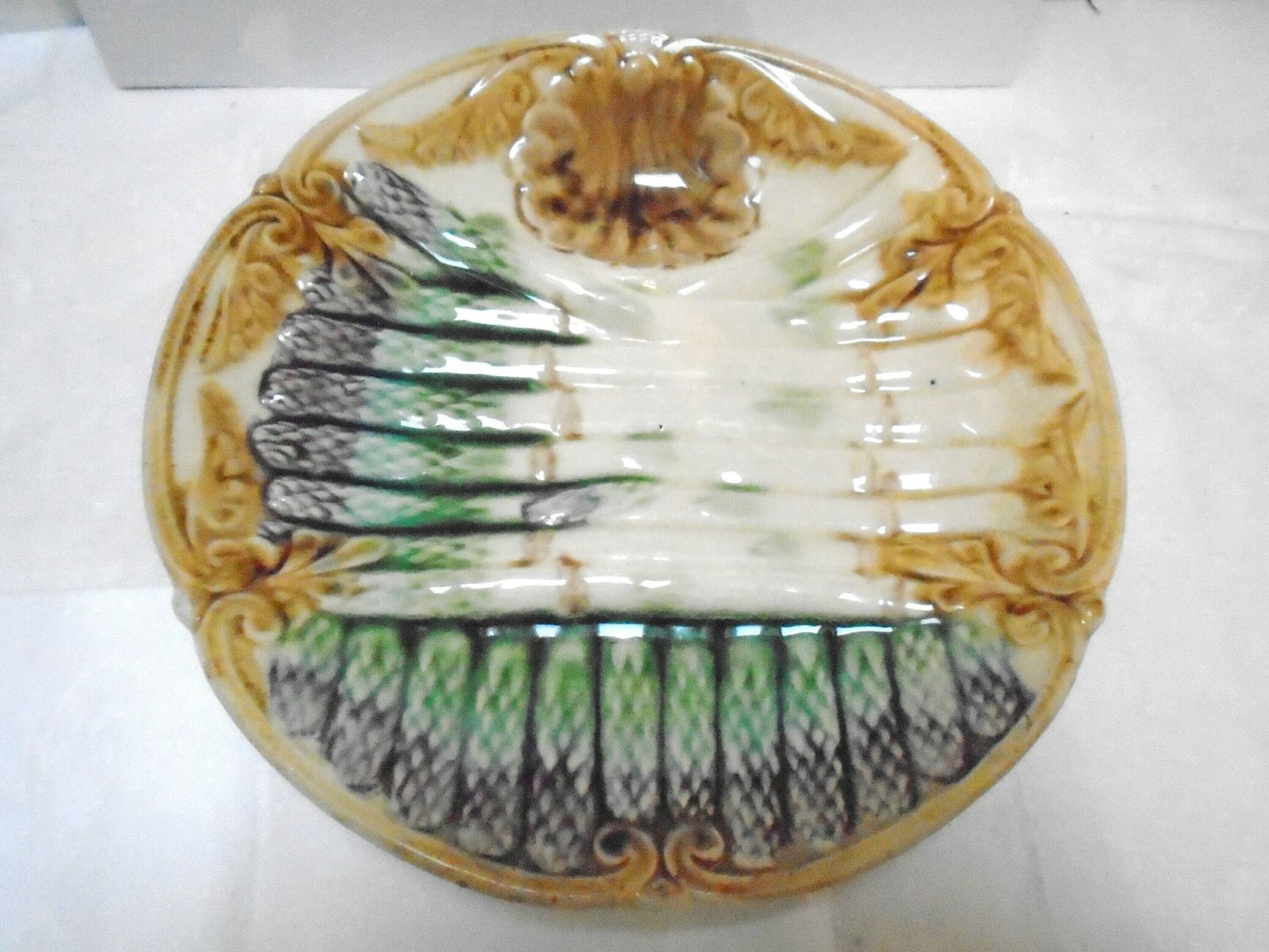Assiette à asperges d'époque en barbotine majolique, vaisselle Onnaing, XIXe siècle photo furniture