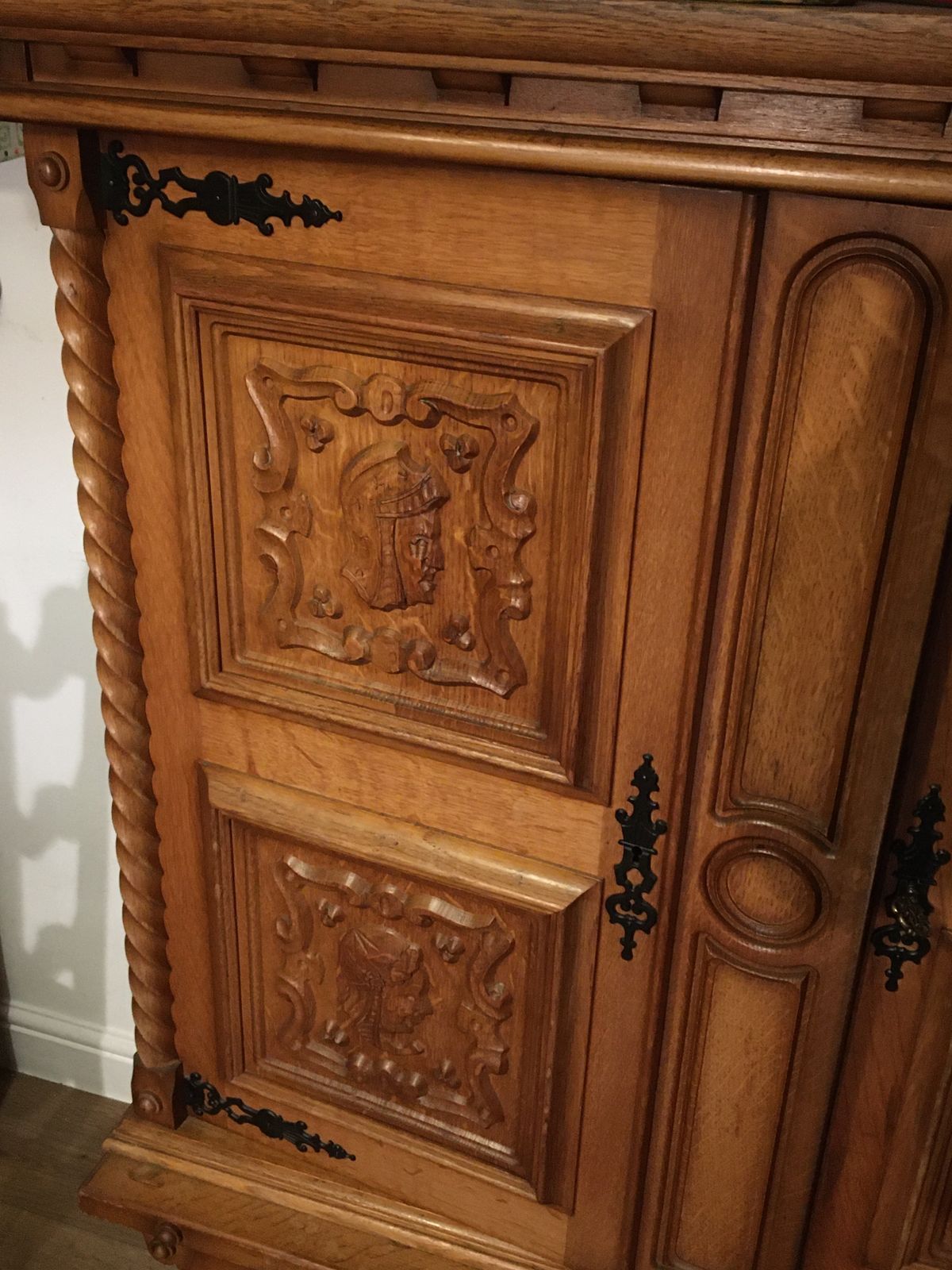 Oak Flemish / German Large Shelved Carved Unit With Matching Oak Carved Refractory Table And 6 Chairs photo vinterior