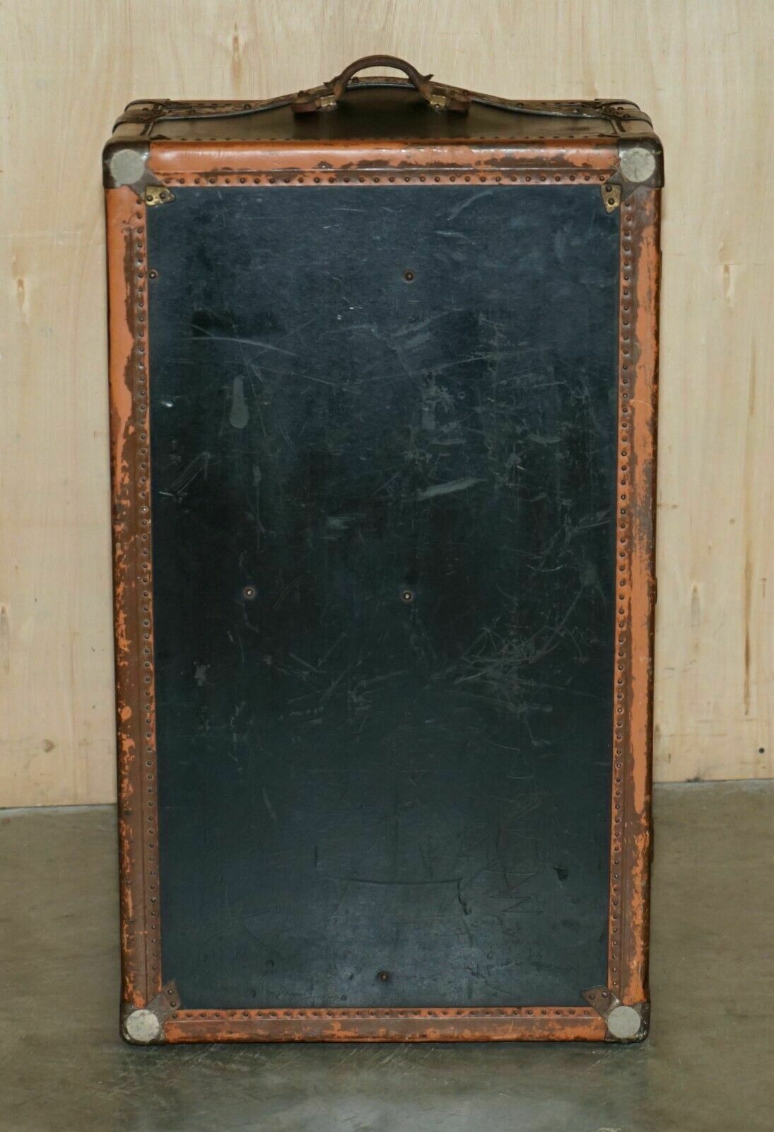 Antique Brown Leather Innovation Company Wardrobe Steamer Trunk Coffee Table photo 1350.0