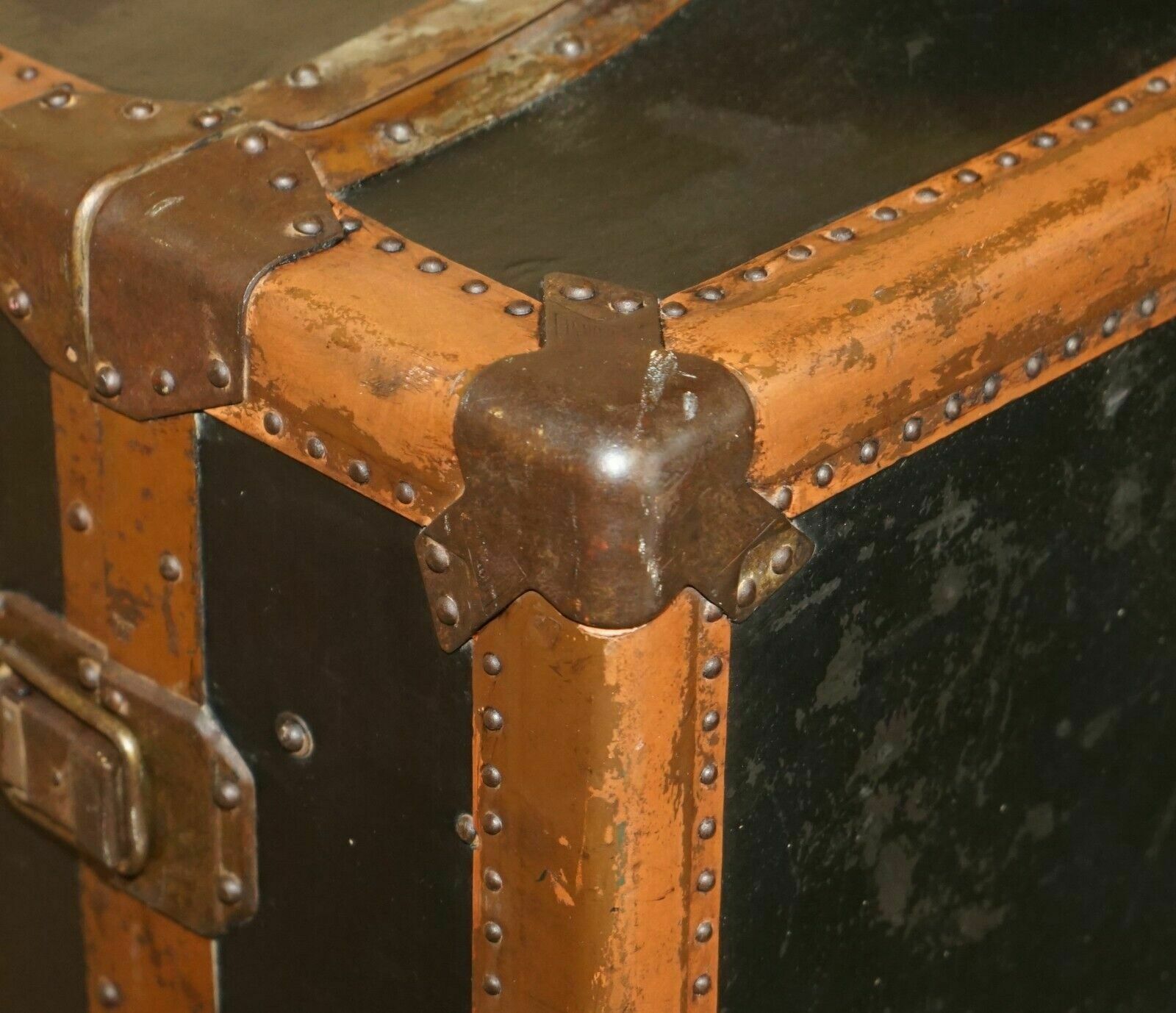 Furniture Antique Brown Leather Innovation Company Wardrobe Steamer Trunk Coffee Table photo