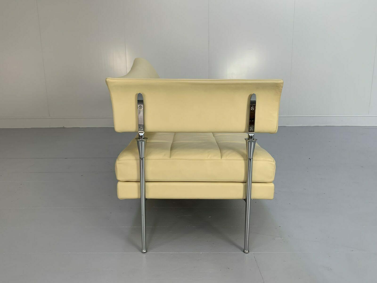 Poltrona Frau "Hydra Castor" 3 Seat Sofa   In Cream "Pelle Frau Sc" Leather photo vintage