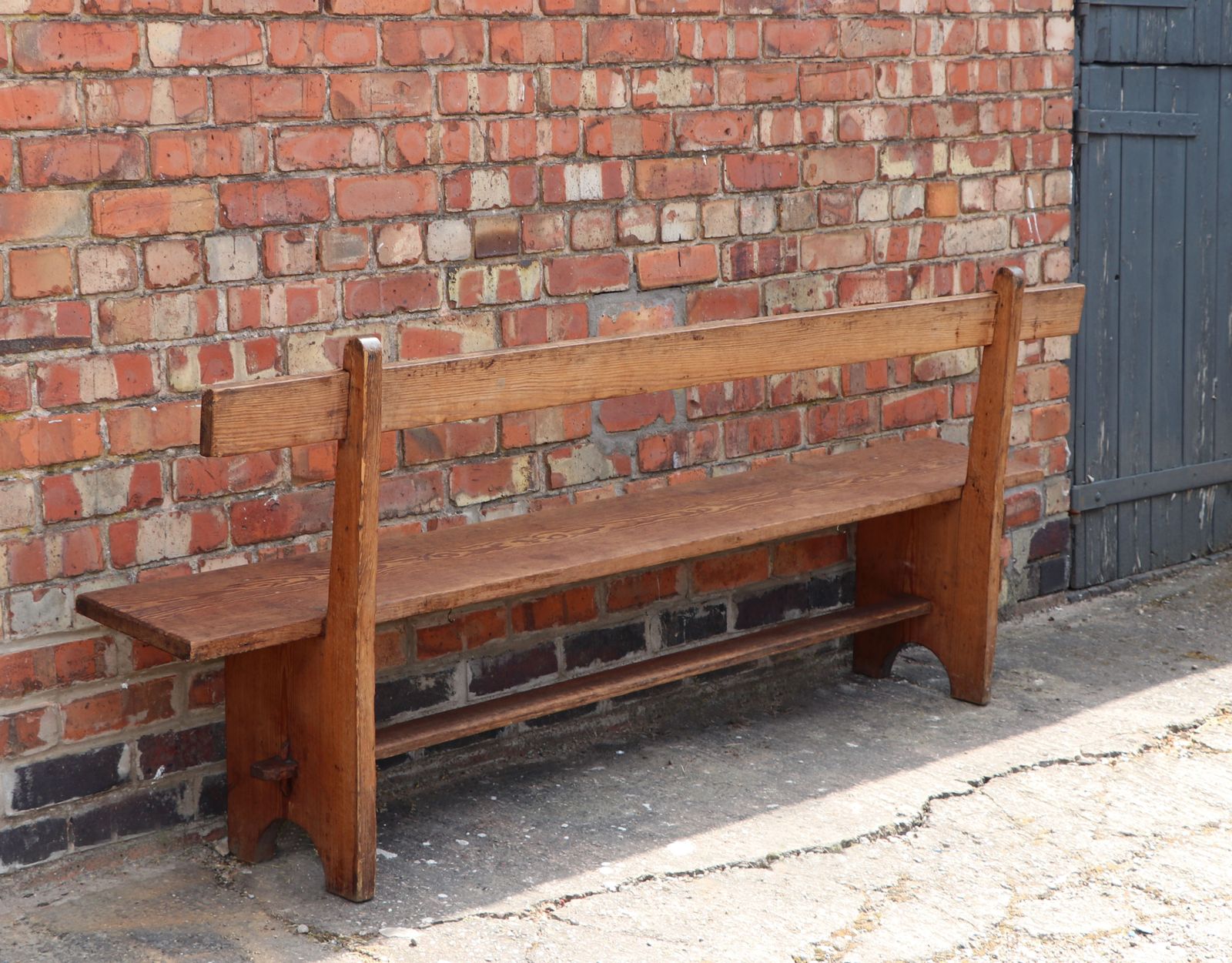 photo vinterior A Lovely Quality Wooden Railway Bench, Later Sign Written For Hogsmeade Station.