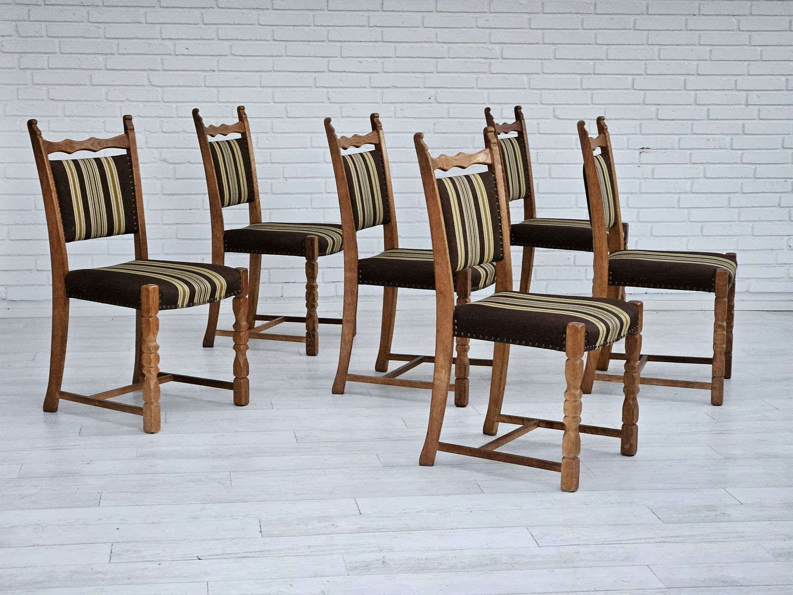 Ca. Jaren 1970 – Set Van 6 Deense Eetkamerstoelen, Goede Staat, Eikenhout. photo for sale