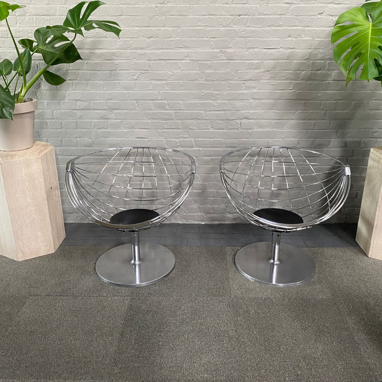Pair Atomic Ball Chairs By Rudi Verelst For Novalux   Belgium 1974 photo vinterior